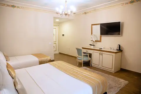 Empire Hotel in Durrës — foto 17