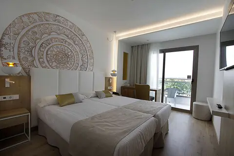 BG Hotel Rei del Mediterrani Palace in Muro — foto 2
