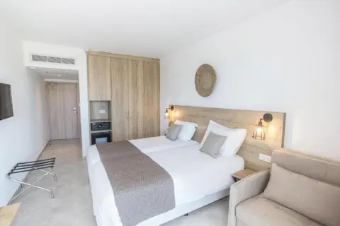 Bohemian Gardens Hotel in Παραλίμνι — foto 18