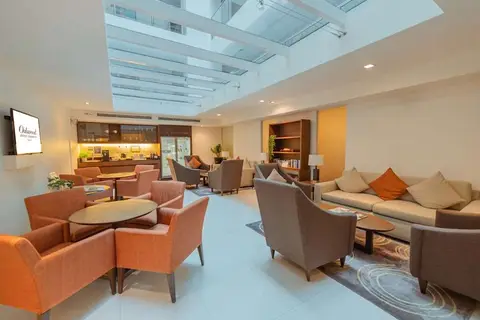 Oakwood Residence Sukhumvit 24 in Bangkok — foto 6
