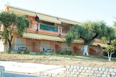 Fly & Go Enjoy Lichnos Bay Village in Αγία Κυριακή