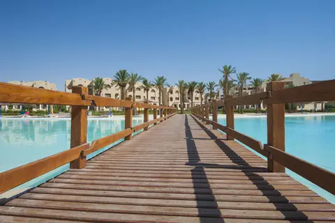 Royal Lagoons Resort & Aqua Park in الهضبه — foto 11
