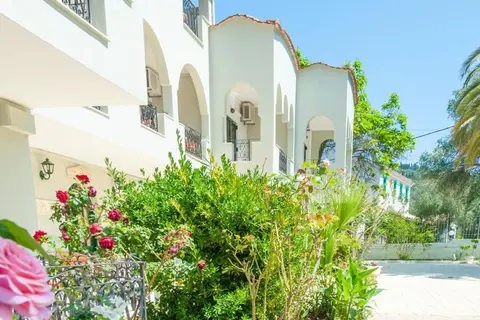 Vassilis Paradise Garden Aparthotel in Agios Georgios Pagon, foto 23