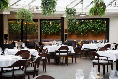 Millennium Gloucester in Londen — foto 5