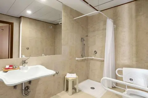 Ramada by Wyndham Naples in Napels, foto 24