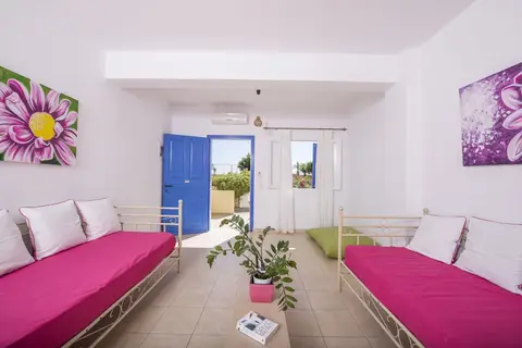 Bella Santorini Studios in Thira — foto 19
