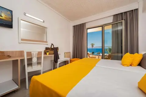 Niriides Beach Hotel in Ηρακλής — foto 4