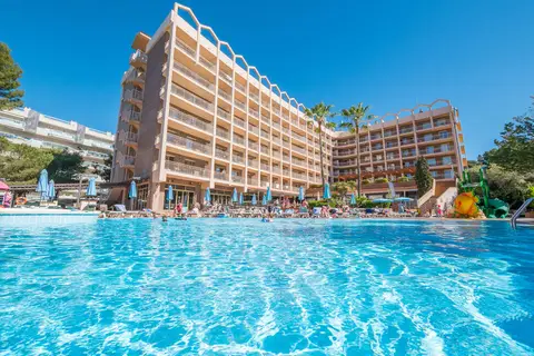Golden Avenida Family Suites in Salou