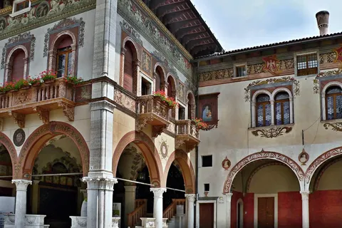 Ontdek de Dolomieten in Trentino, Malè foto 13