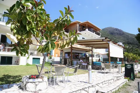 Beach Madouri in Δημοτική Ενότητα Λευκάδος — foto 16