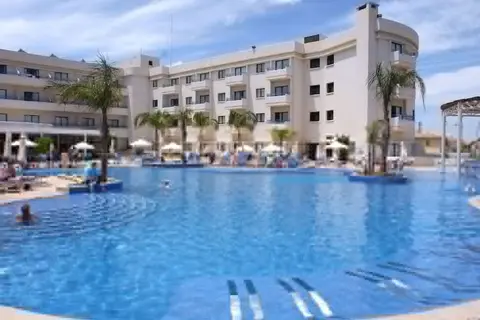 Sunrise Oasis in Παραλίμνι — foto 20