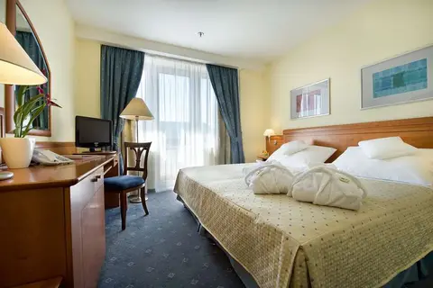 Ramada by Wyndham Airport Prague in Praag, foto 9