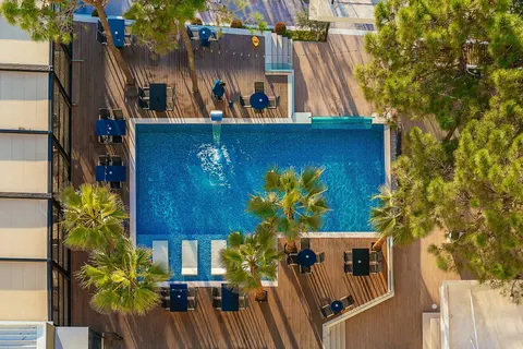 Albanian Star Hotel in Golem