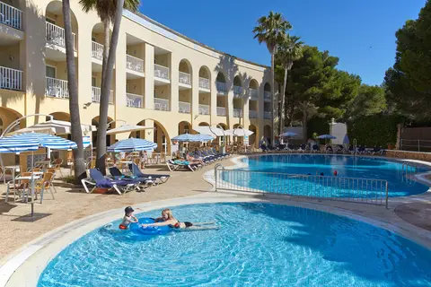Floramar Aparthotel in Ferreries — foto 17