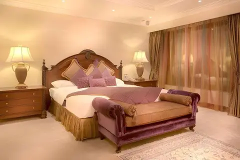 Corniche Hotel Abu Dhabi in الدَّانَةْ — foto 24