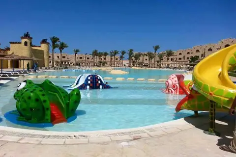 Royal Lagoons Resort & Aqua Park in الهضبه — foto 24