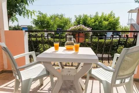 Roussas Studios & Appartementen in Laganas Municipal Unit, foto 10