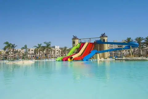 Royal Lagoons Resort & Aqua Park in الهضبه — foto 18