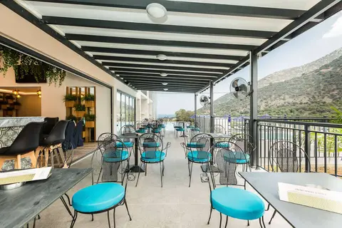 T Hotel Premium Suites in Vlichada, foto 9