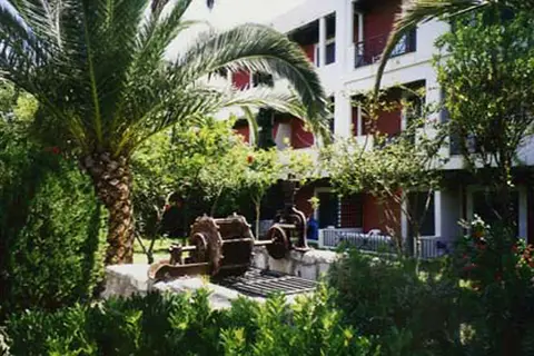 May Beach Hotel in Rethimnon — foto 13