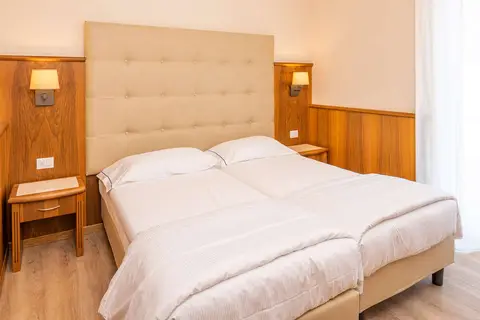 Hotel Centrale Garda in Garda, foto 12