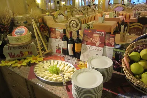 Tevini Dolomites Charming Hotel in Commezzadura — foto 71