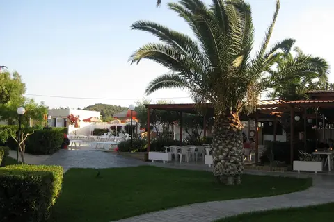 Meliton Hotel in Θεολόγος — foto 24