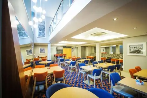 Hotel Holiday Inn Express Edinburgh Royal Mile in Edinburgh — foto 6