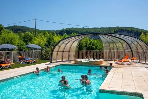 Flower Camping La Sagne in Vitrac
