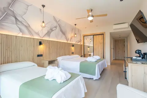 Hotel Parasol by Dorobe in Torremolinos — foto 12