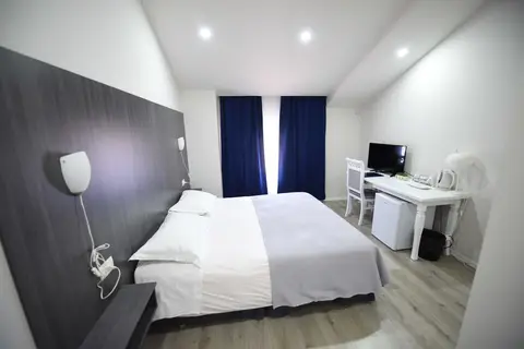 Rose Garden Hotel in Shkodra — foto 27
