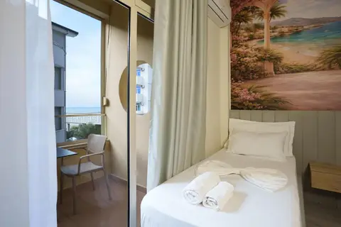 Sunset Hotel in Durres — foto 12
