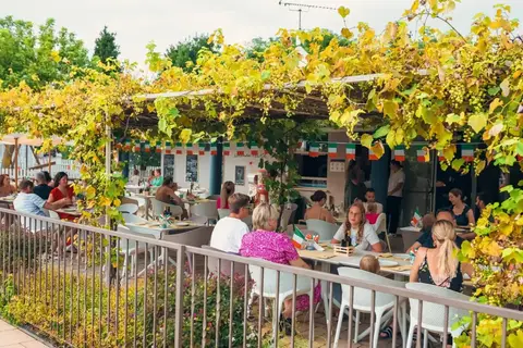 Vacanze Glamping Boutique in San Felice del Benaco — foto 22