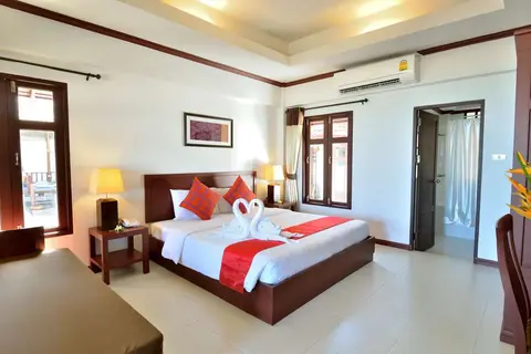 First Bungalow Beach Resort in บ้านเฉวง — foto 2