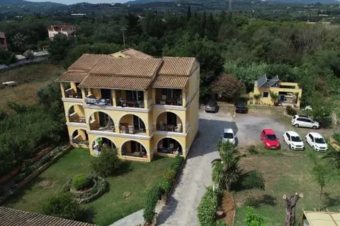 Nikos Spiti in Κυρὰ Χρυσικού — foto 12