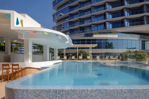 Hilton Dubai Creek Residences in Dubai — foto 2