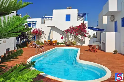 Soultana Rooms & Apartments in Πολλώνια — foto 17