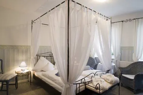 Burghaus en Villa Kronenburg foto 9