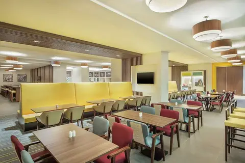 Hampton by Hilton Dubai Airport Hotel in Dubai — foto 7