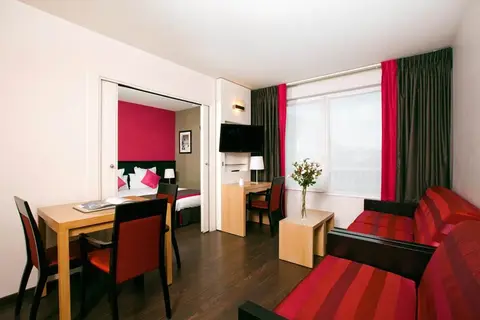 Residhome Appart Hotel Val d'Europe in Montévrain — foto 12