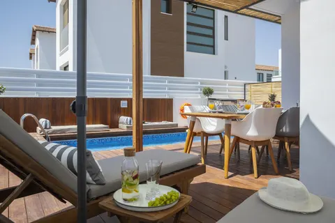 Chris Le Mare Luxury Villa in Paralimni — foto 2