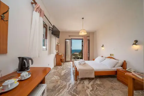 Karavados Beach Hotel in Καραβάδος — foto 2