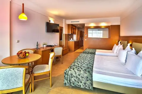 Flamingo Grand Hotel & Spa in Оброчище — foto 3