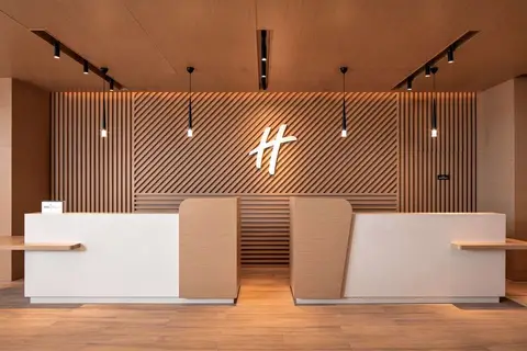 Holiday Inn & Suites Dubai Science Park in هوليداي إن فندق وأجنحة حديقة دبي للعلوم — foto 13