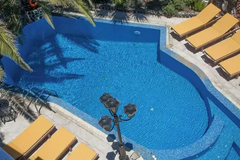 Black Sandy Beach in Santorini Sky, Luxury Resort, foto 14