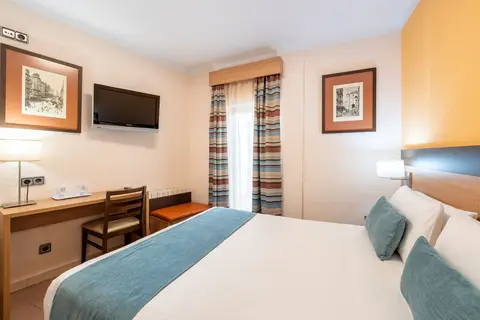 Hostal Ballesta in Madrid — foto 23