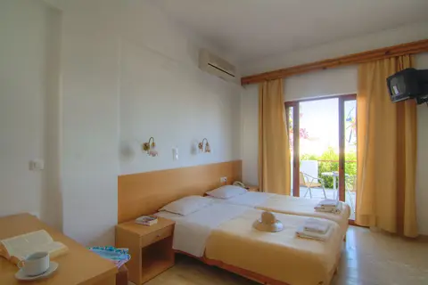 Hotel Adonis in Αγία Γαλήνη — foto 26