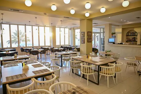 Hotel Zanzi in Durres — foto 19