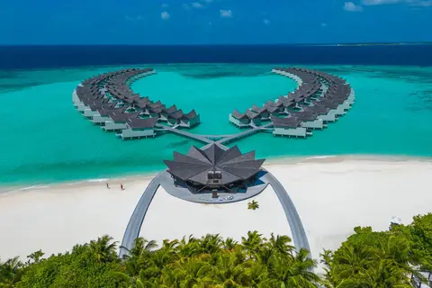 Kuredhivaru Resort and Spa Maldives in Noonu Atoll Education Centre — foto 2