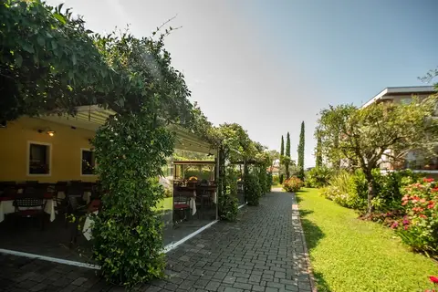Hotel Bella Italia in Peschiera del Garda — foto 22